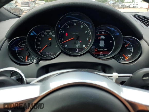2017 Porsche Cayenne z VIN WP1AA2A22HKA92370, wystawiony jako Copart lot #61361295 z przebiegiem 86 204 mil mil oraz Szkoda całkowita • Salvage title. Historia ofert i sprzedaży dostępna na DreamBid. Obrazek 9.