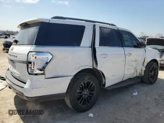 2024 Ford Expedition XLT with VIN 1FMJU1H84REA28212, listed as a Copart auction lot 46956805 with 28,507 mi miles and Salvage Title. Bid and sale history available at carsss.com. Image 3.