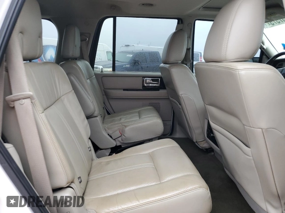 2015 Lincoln Navigator z VIN 5LMJJ2HT0FEJ12667, wystawiony jako Copart lot #45957575 z przebiegiem 138 861 mil mil oraz Szkoda całkowita • Salvage title. Historia ofert i sprzedaży dostępna na DreamBid. Obrazek 10.
