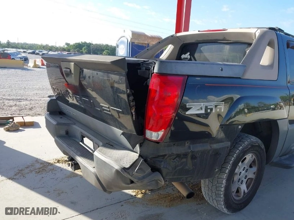 2003 Chevrolet Avalanche with VIN 3GNEC13T63G170282, listed as a IAAI auction lot 41586653 with 194,448 mi miles. Bid and sale history available at carsss.com. Image 6.