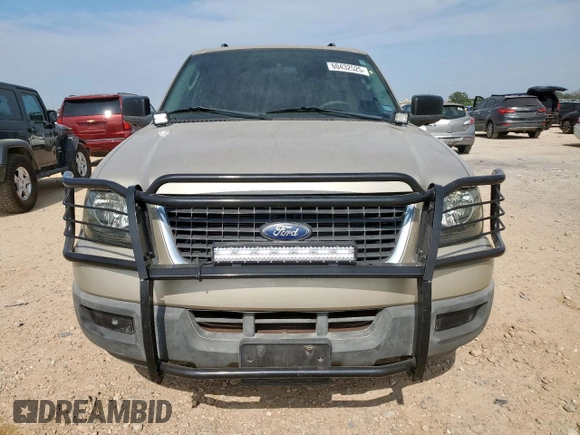 2005 Ford Expedition Special Service z VIN 1FMPU16575LB06037, wystawiony jako Copart lot #60432525 z przebiegiem 230 141 mil mil oraz Szkoda całkowita • Salvage title. Historia ofert i sprzedaży dostępna na DreamBid. Obrazek 5.