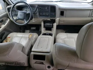 2000 Chevrolet Suburban LT with VIN 3GNFK16T8YG136323, listed as a Copart auction lot 68265064 with 452,126 mi miles and Clean Title. Bid and sale history available at carsss.com. Image 8.