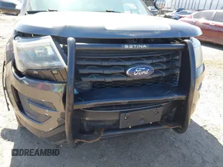 2016 Ford Utility Police Interceptor with VIN 1FM5K8AR2GGA62704, listed as a IAAI auction lot 42005557 with 123,661 mi miles. Bid and sale history available at carsss.com. Image 6.