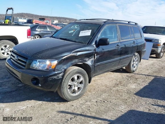 2006 Toyota Highlander w/3rd Row with VIN JTEDP21A560107601, listed as a IAAI auction lot 41306059 with 223,510 mi miles. Bid and sale history available at carsss.com. Image 2.