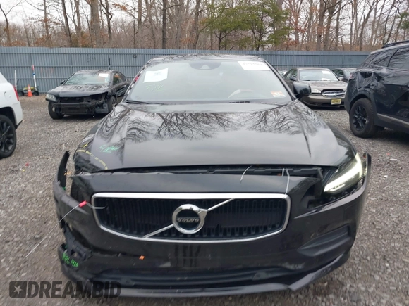 2017 Volvo S90 Momentum with VIN YV1102AK3H1006469, listed as a IAAI auction lot 41795564 with 121,001 mi miles. Bid and sale history available at carsss.com. Image 12.