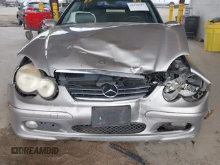 2003 Mercedes-Benz C 230 Kompressor с VIN WDBRN40JX3A510054, выставлен на аукционе IAAI как лот 41787452 с пробегом 237 506 миль миль и . История ставок и продаж доступна на DreamBid. Изображение 6.