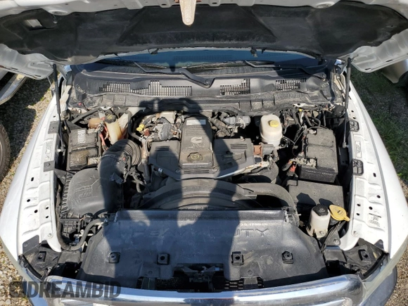 2018 Ram 2500 Tradesman with VIN 3C6UR5CL4JG298048, listed as a Copart auction lot 55971485 with 301,260 mi miles and Salvage title. Bid and sale history available at DreamBid. Image 11.