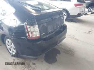 2005 Toyota Prius with VIN JTDKB22U653020113, listed as a IAAI auction lot 41839712 with 195,285 mi miles. Bid and sale history available at carsss.com. Image 6.