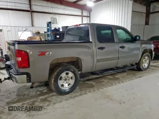 2009 Chevrolet Silverado 1500 LT with VIN 3GCEK233X9G125954, listed as a Copart auction lot 55521095 with 186,593 mi miles and Clean Title. Bid and sale history available at DreamBid. Image 3.