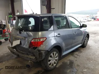 2006 Scion xA z VIN JTKKT624265011251, wystawiony jako IAAI lot #42312544 z przebiegiem 154 090 mil mil oraz . Historia ofert i sprzedaży dostępna na DreamBid. Obrazek 4.