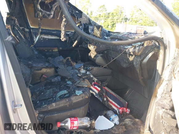 2020 Ford Escape SE z VIN 1FMCU9G61LUA29080, wystawiony jako IAAI lot #37583062 z przebiegiem Nie podano mil oraz . Historia ofert i sprzedaży dostępna na DreamBid. Obrazek 5.