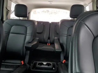 2023 Lincoln Aviator Standard z VIN 5LM5J6XC8PGL23972, wystawiony jako Copart lot #43996485 z przebiegiem 9 445 mil mil oraz Szkoda całkowita • Salvage title. Historia ofert i sprzedaży dostępna na DreamBid. Obrazek 10.