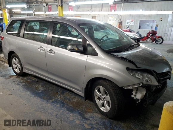2018 Toyota Sienna L with VIN 5TDZZ3DC7JS941222, listed as a Copart auction lot 72566472 with 50,112 mi miles and . Bid and sale history available at DreamBid. Image 4.
