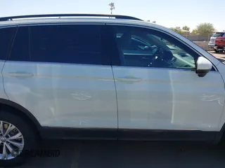 2018 Volkswagen Tiguan SEL с VIN 3VV3B7AX4JM156909, выставлен на аукционе IAAI как лот 42565869 с пробегом 60 886 миль миль и . История ставок и продаж доступна на DreamBid. Изображение 13.