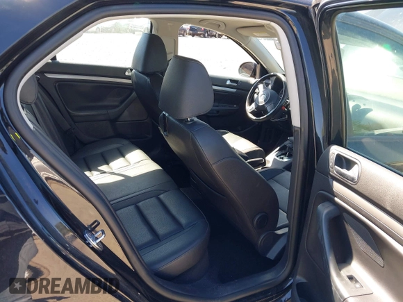 2010 Volkswagen Jetta Sedan Limited with VIN 3VWRZ7AJ5AM158388, listed as a IAAI auction lot 42054349 with 101,272 mi miles. Bid and sale history available at carsss.com. Image 8.