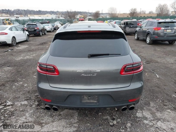 2015 Porsche Macan S with VIN WP1AB2A52FLB59211, listed as a IAAI auction lot 41429222 with 86,215 mi miles. Bid and sale history available at carsss.com. Image 16.