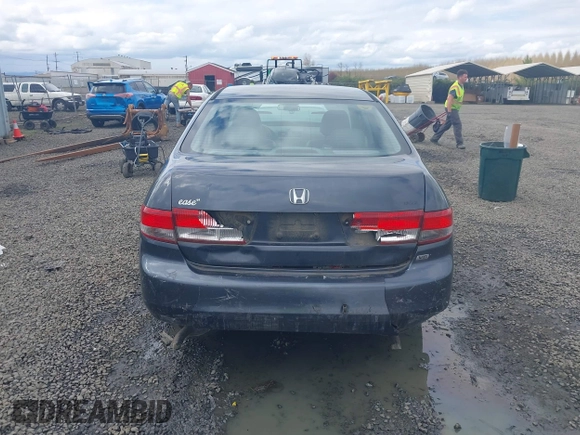 2003 Honda Accord EX z VIN 1HGCM66573A050448, wystawiony jako IAAI lot #42024068 z przebiegiem 207 684 mil mil oraz . Historia ofert i sprzedaży dostępna na DreamBid. Obrazek 17.
