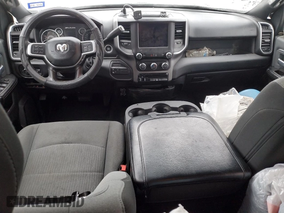 2022 Ram 2500 Big Horn z VIN 3C6UR5JL4NG239154, wystawiony jako Copart lot #88372095 z przebiegiem 107 279 mil mil oraz Szkoda całkowita • Salvage title. Historia ofert i sprzedaży dostępna na DreamBid. Obrazek 8.