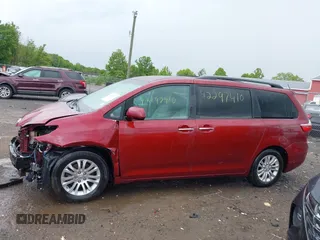 2015 Toyota Sienna XLE z VIN 5TDYK3DC9FS569714, wystawiony jako IAAI lot #42297410 z przebiegiem 114 802 mil mil oraz . Historia ofert i sprzedaży dostępna na DreamBid. Obrazek 15.