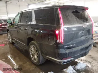 2022 Cadillac Escalade Luxury with VIN 1GYS4AKL7NR103682, listed as a IAAI auction lot 41325984 with 38,705 mi miles. Bid and sale history available at carsss.com. Image 3.