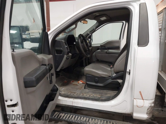 2018 Ford F-250 XL z VIN 1FDBF2A66JEC27005, wystawiony jako IAAI lot #41746952 z przebiegiem 66 769 mil mil oraz . Historia ofert i sprzedaży dostępna na DreamBid. Obrazek 5.