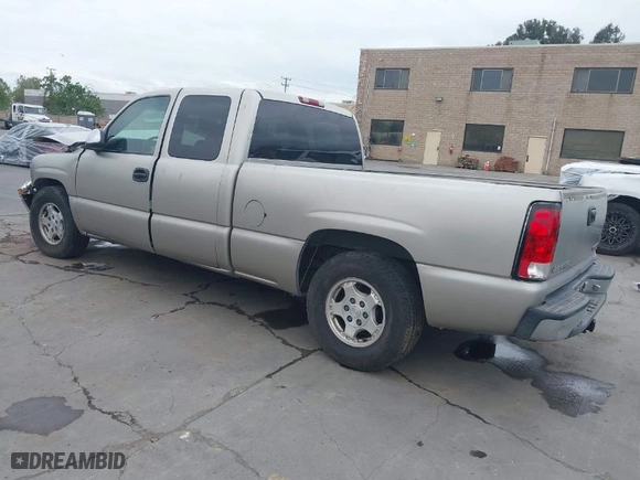 2001 Chevrolet Silverado 1500 LS with VIN 2GCEC19T311109560, listed as a IAAI auction lot 42065330 with 271,232 mi miles. Bid and sale history available at carsss.com. Image 3.