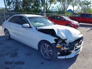 2016 Mercedes-Benz C 300 z VIN 55SWF4JB3GU155524, wystawiony jako IAAI lot #42039740 z przebiegiem 191 469 mil mil oraz . Historia ofert i sprzedaży dostępna na DreamBid. Obrazek 1.