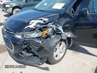 2021 Chevrolet Trax LS z VIN KL7CJKSB8MB303491, wystawiony jako IAAI lot #41803761 z przebiegiem 65 452 mil mil oraz . Historia ofert i sprzedaży dostępna na DreamBid. Obrazek 6.