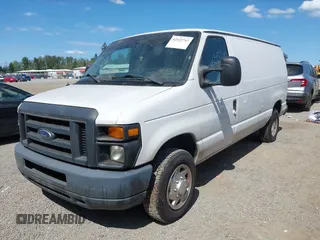 2013 Ford Econoline Cargo Commercial z VIN 1FTNE1EW8DDB05975, wystawiony jako IAAI lot #42522747 z przebiegiem 85 838 mil mil oraz . Historia ofert i sprzedaży dostępna na DreamBid. Obrazek 17.