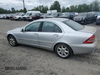 2002 Mercedes-Benz C 230/260/280/320 with VIN WDBRF64J52F271131, listed as a Copart auction lot 61007165 with 144,708 mi miles and Clean title. Bid and sale history available at DreamBid. Image 2.