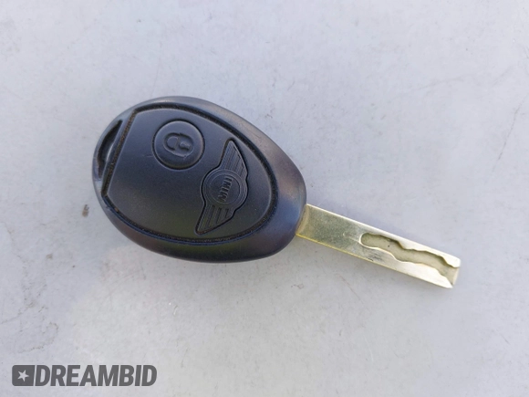 2004 MINI Hardtop with VIN WMWRC33474TC48930, listed as a IAAI auction lot 41657936 with 147,422 mi miles and . Bid and sale history available at DreamBid. Image 11.