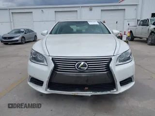 2015 Lexus LS with VIN JTHBL5EF3F5136885, listed as a IAAI auction lot 41611555 with 20,190 mi miles. Bid and sale history available at carsss.com. Image 12.