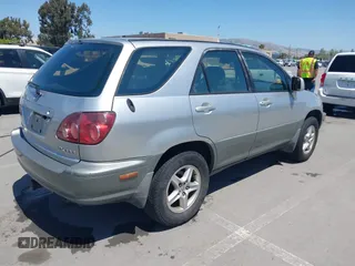 1999 Lexus RX 300 z VIN JT6HF10U2X0025123, wystawiony jako IAAI lot #42317621 z przebiegiem 158 140 mil mil oraz . Historia ofert i sprzedaży dostępna na DreamBid. Obrazek 4.