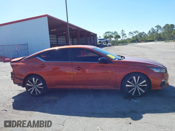 2020 Nissan Altima 2.5 SR with VIN 1N4BL4CV5LC148894, listed as a IAAI auction lot 41748069 with 81,689 mi miles. Bid and sale history available at carsss.com. Image 13.