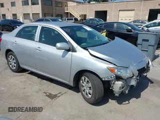 2010 Toyota Corolla z VIN 1NXBU4EE3AZ185661, wystawiony jako IAAI lot #42164859 z przebiegiem 150 411 mil mil oraz . Historia ofert i sprzedaży dostępna na DreamBid. Obrazek 1.
