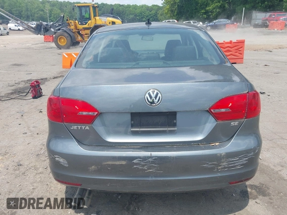 2014 Volkswagen Jetta SE with VIN 3VWD07AJ3EM232529, listed as a IAAI auction lot 42286442 with 125,000 mi miles and . Bid and sale history available at DreamBid. Image 16.