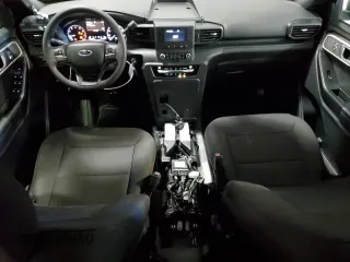 2022 Ford Police Interceptor Utility z VIN 1FM5K8AB6NGB80481, wystawiony jako Copart lot #80302194 z przebiegiem 12 744 mil mil oraz Czysty tytuł • Clean title. Historia ofert i sprzedaży dostępna na DreamBid. Obrazek 8.