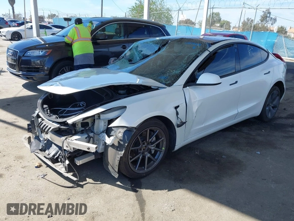 2018 Tesla Model 3 Long Range Battery z VIN 5YJ3E1EB3JF187543, wystawiony jako IAAI lot #41879169 z przebiegiem 74 144 mil mil oraz . Historia ofert i sprzedaży dostępna na DreamBid. Obrazek 2.