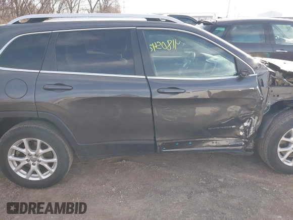 2016 Jeep Cherokee Latitude with VIN 1C4PJMCS7GW246423, listed as a IAAI auction lot 41805421 with 60,880 mi miles and . Bid and sale history available at carsss.com. Image 13.