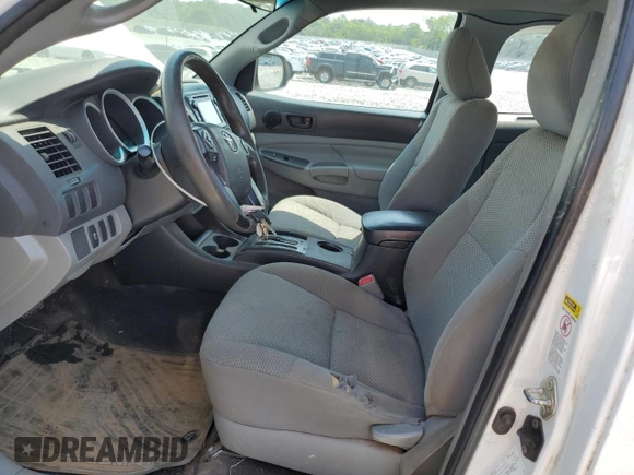 2015 Toyota Tacoma z VIN 5TFTX4CN5FX057365, wystawiony jako Copart lot #53960245 z przebiegiem 174 772 mil mil oraz Szkoda całkowita • Salvage title. Historia ofert i sprzedaży dostępna na DreamBid. Obrazek 7.