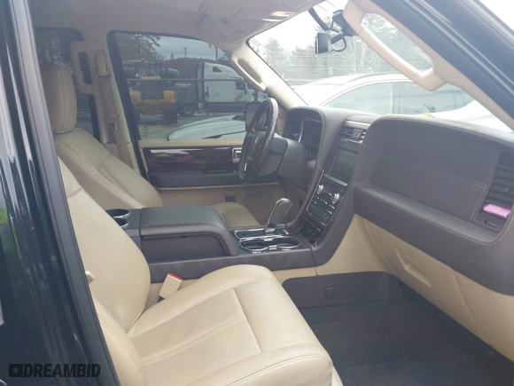 2015 Lincoln Navigator with VIN 5LMJJ2JT6FEJ09931, listed as a IAAI auction lot 41709770 with 137,674 mi miles. Bid and sale history available at carsss.com. Image 5.