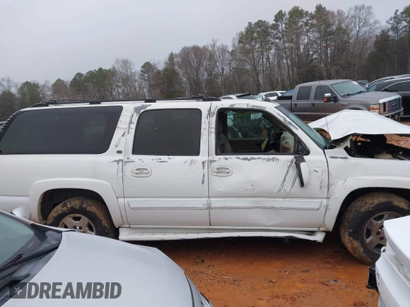 2004 Chevrolet Suburban LS with VIN 1GNEC16Z54J207144, listed as a IAAI auction lot 41244963 with 246,498 mi miles. Bid and sale history available at carsss.com. Image 13.