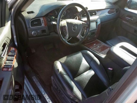 2013 Chevrolet Avalanche LTZ with VIN 3GNMCGE03DG132995, listed as a Copart auction lot 49694705 with 174,506 mi miles and Salvage title. Bid and sale history available at DreamBid. Image 8.