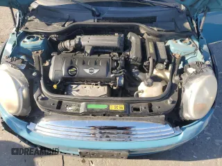 2008 MINI Hardtop z VIN WMWMF335X8TT62496, wystawiony jako Copart lot #52482015 z przebiegiem 188 965 mil mil oraz Szkoda całkowita • Salvage title. Historia ofert i sprzedaży dostępna na DreamBid. Obrazek 12.