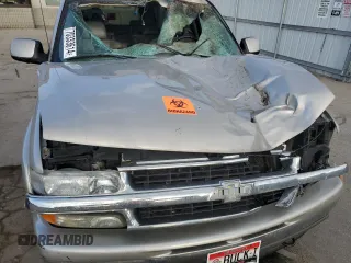 2005 Chevrolet Suburban LT z VIN 1GNFK16Z35J194533, wystawiony jako Copart lot #48653215 z przebiegiem Nie podano mil oraz Nie do naprawy • Non repairable. Historia ofert i sprzedaży dostępna na DreamBid. Obrazek 13.