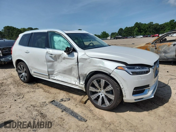 2022 Volvo XC90 Inscription z VIN YV4A22PL2N1823473, wystawiony jako Copart lot #61167815 z przebiegiem 69 200 mil mil oraz Szkoda całkowita • Salvage title. Historia ofert i sprzedaży dostępna na DreamBid. Obrazek 4.