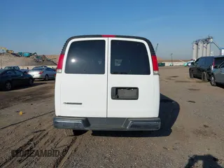 2020 Chevrolet Express Passenger LT z VIN 1GAZGPFG3L1177956, wystawiony jako IAAI lot #42084384 z przebiegiem 76 879 mil mil oraz . Historia ofert i sprzedaży dostępna na DreamBid. Obrazek 15.