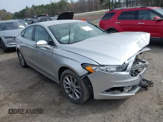 2017 Ford Fusion SE z VIN 3FA6P0H77HR415776, wystawiony jako IAAI lot #41833197 z przebiegiem 88 522 mil mil oraz . Historia ofert i sprzedaży dostępna na DreamBid. Obrazek 1.