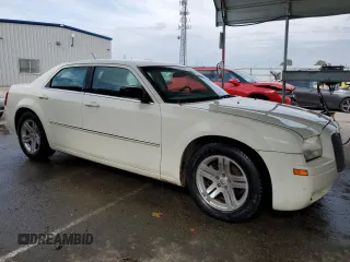 2008 Chrysler 300 LX with VIN 2C3KA43R28H192069, listed as a Copart auction lot 53568495 with 117,012 mi miles and Clean Title. Bid and sale history available at carsss.com. Image 4.