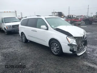2011 Kia Sedona EX with VIN KNDMH4C73B6373513, listed as a IAAI auction lot 40725087 with 190,859 mi miles. Bid and sale history available at carsss.com. Image 1.
